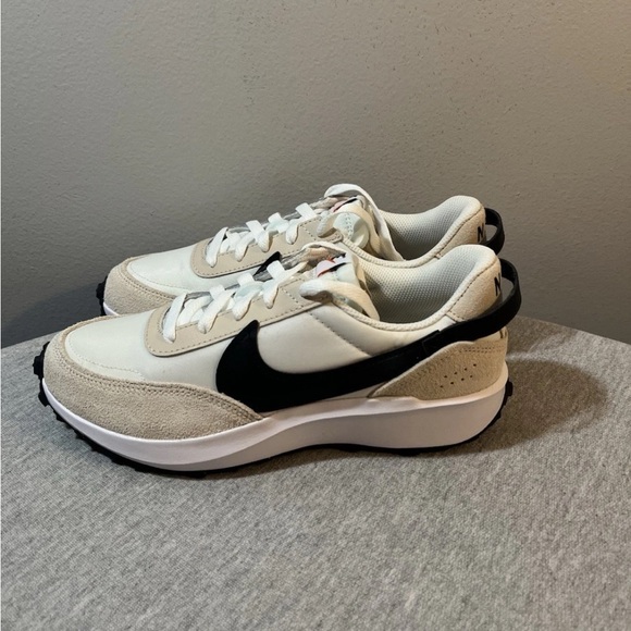 Nike Waffle Debut Sanddrift White Casual Sneakers Women's Shoe Size 7 DH9523 102 - Picture 4 of 11